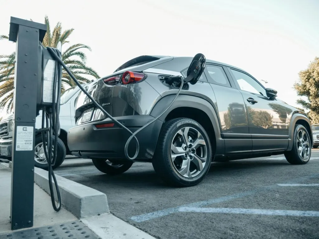 Počty elektromobilů v Česku rostou Foto: Pexels