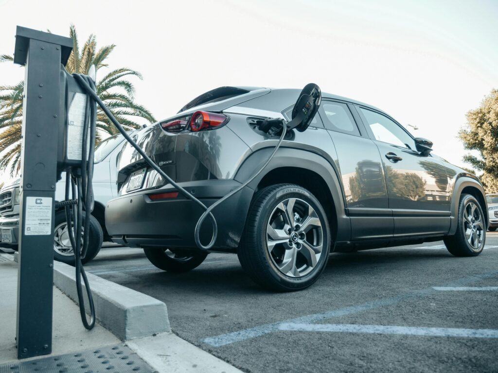 Počty elektromobilů v Česku rostou Foto: Pexels
