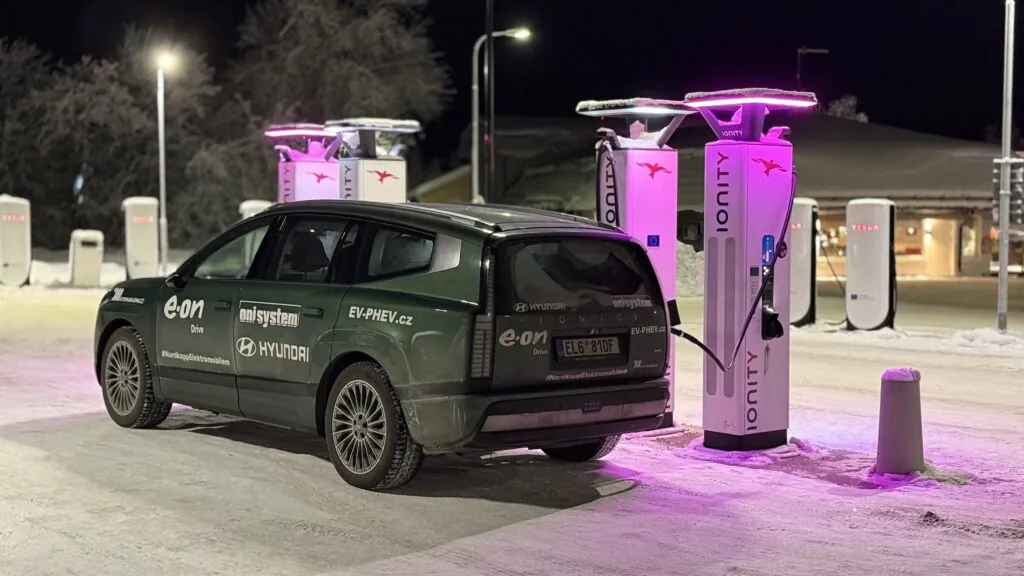 Výprava jeden Elektromobilem Hyundai Ioniq 9. Zdroj: Marek Tomíšek