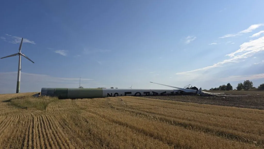 Pár větrné elektrárny v Podštátu. Foto: Město Poštát